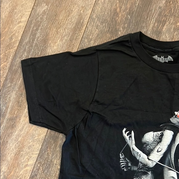 NWOT- Black DC Comics Batman/Cat Woman Graphic Tees - Short Sleeve - Picture 5 of 11